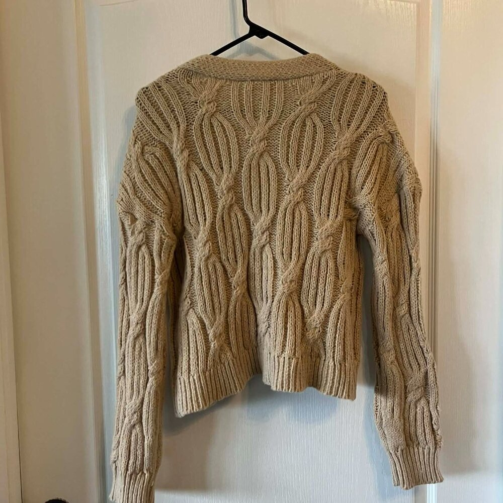 New in Mocha Cable Knit Cardigan with pastel Yarn Flowers Women's size Medium - Picture 4 of 6